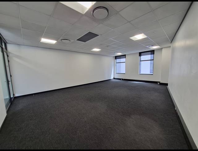 70M² OFFICE TO LET IN GLENADRIENNE